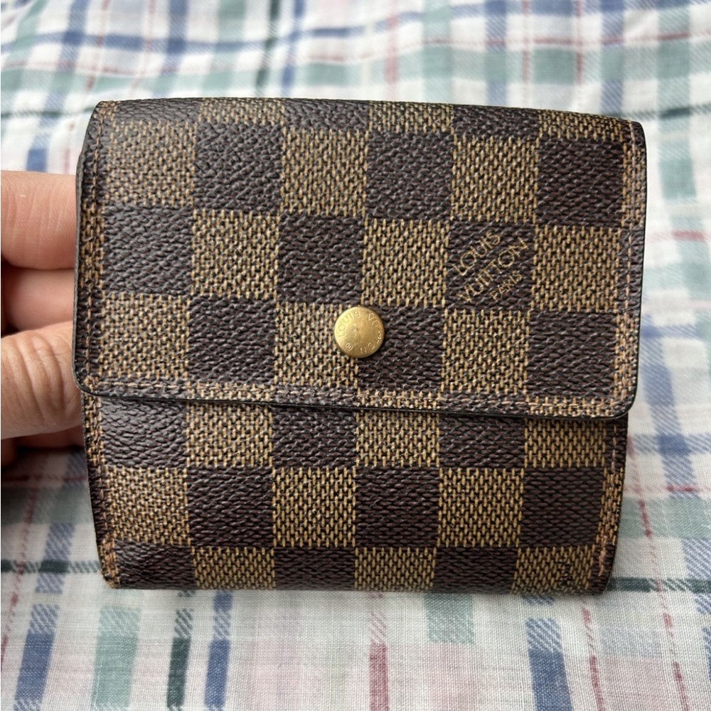 Authentic Louis Vuitton Damier Ebene Elise Wallet
Made in France